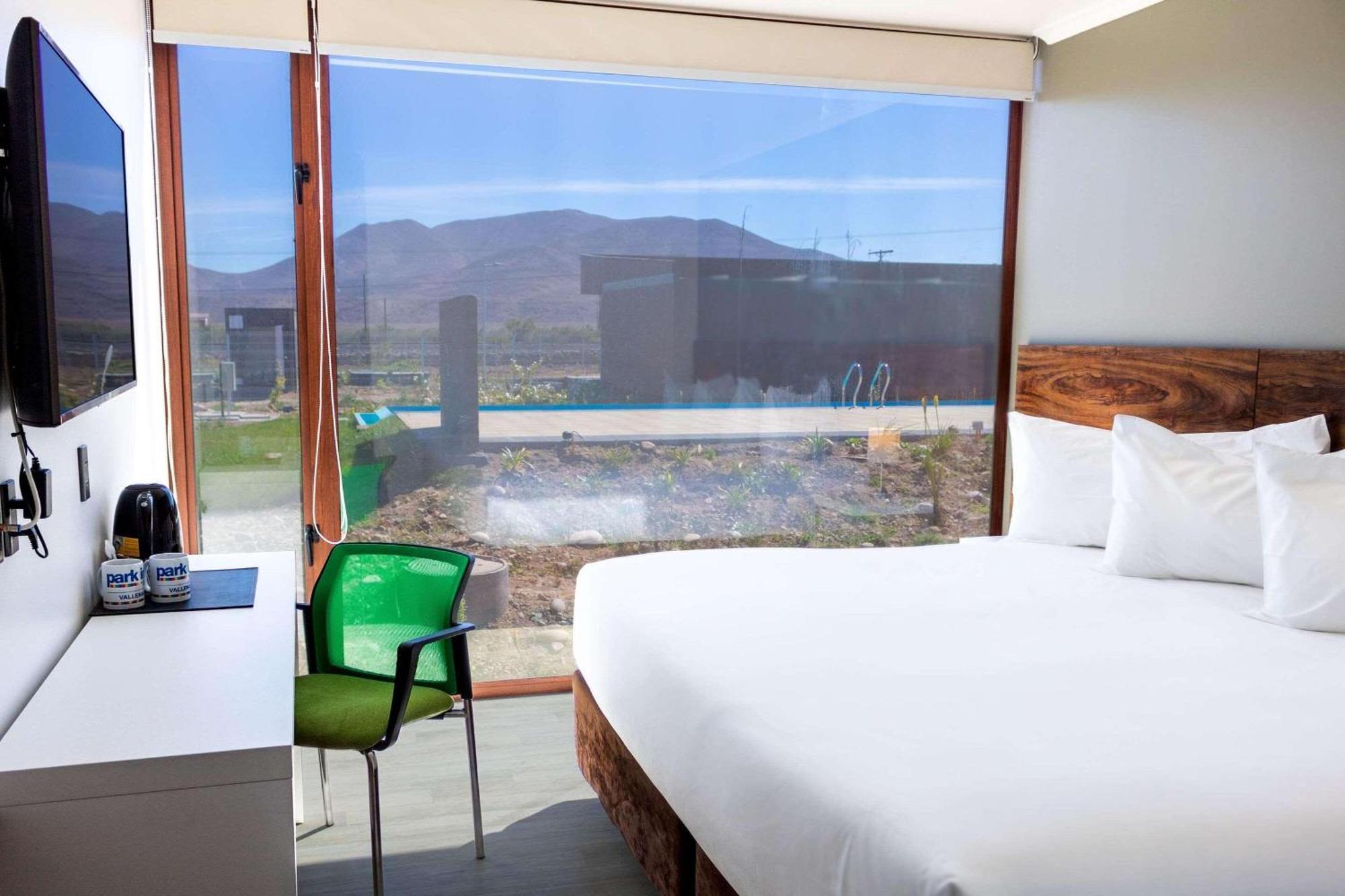 Park Inn By Radisson Los Olivos De וינאר מראה חיצוני תמונה