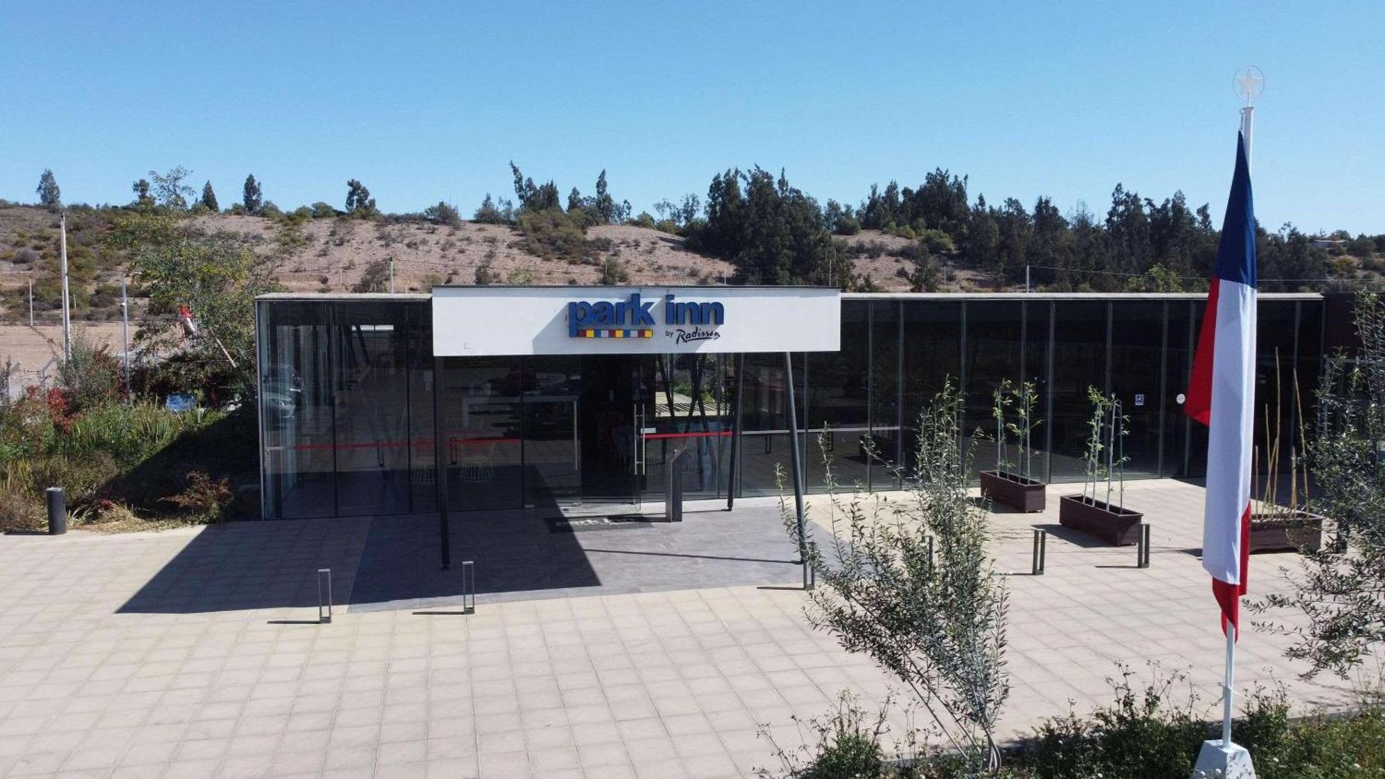 Park Inn By Radisson Los Olivos De וינאר מראה חיצוני תמונה